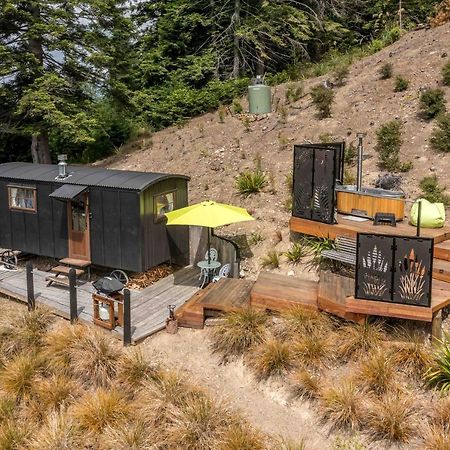 The Shepherds Hut - Boutique Retreat. Hanmer Springs Exteriör bild