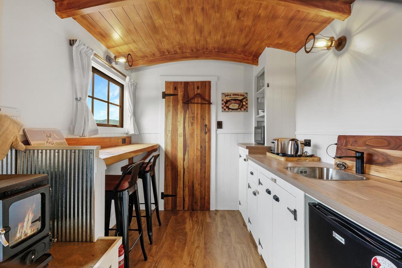 The Shepherds Hut - Boutique Retreat. Hanmer Springs Exteriör bild