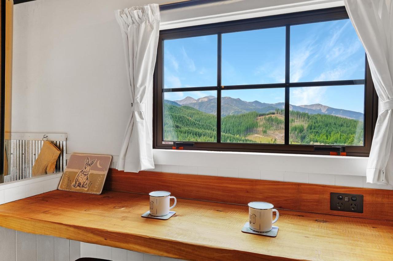 The Shepherds Hut - Boutique Retreat. Hanmer Springs Exteriör bild