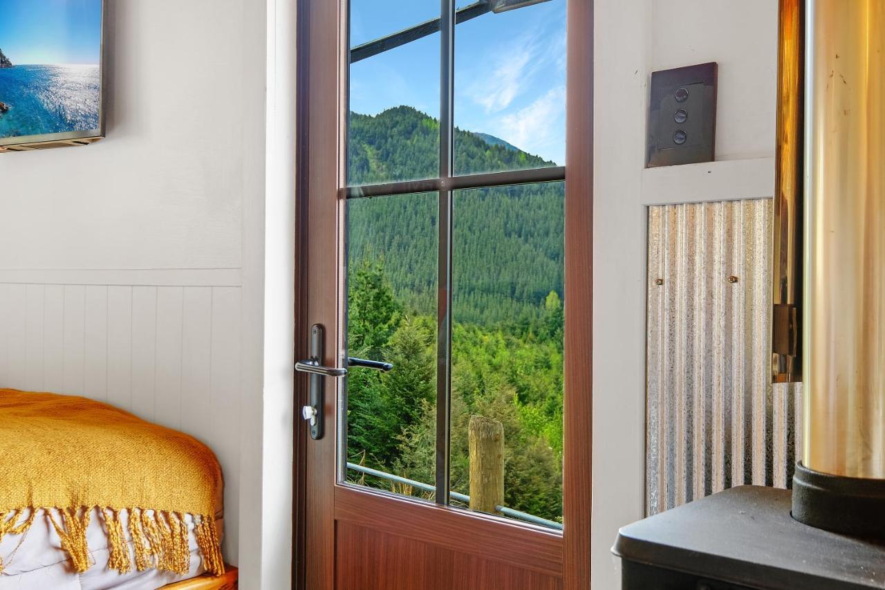 The Shepherds Hut - Boutique Retreat. Hanmer Springs Exteriör bild
